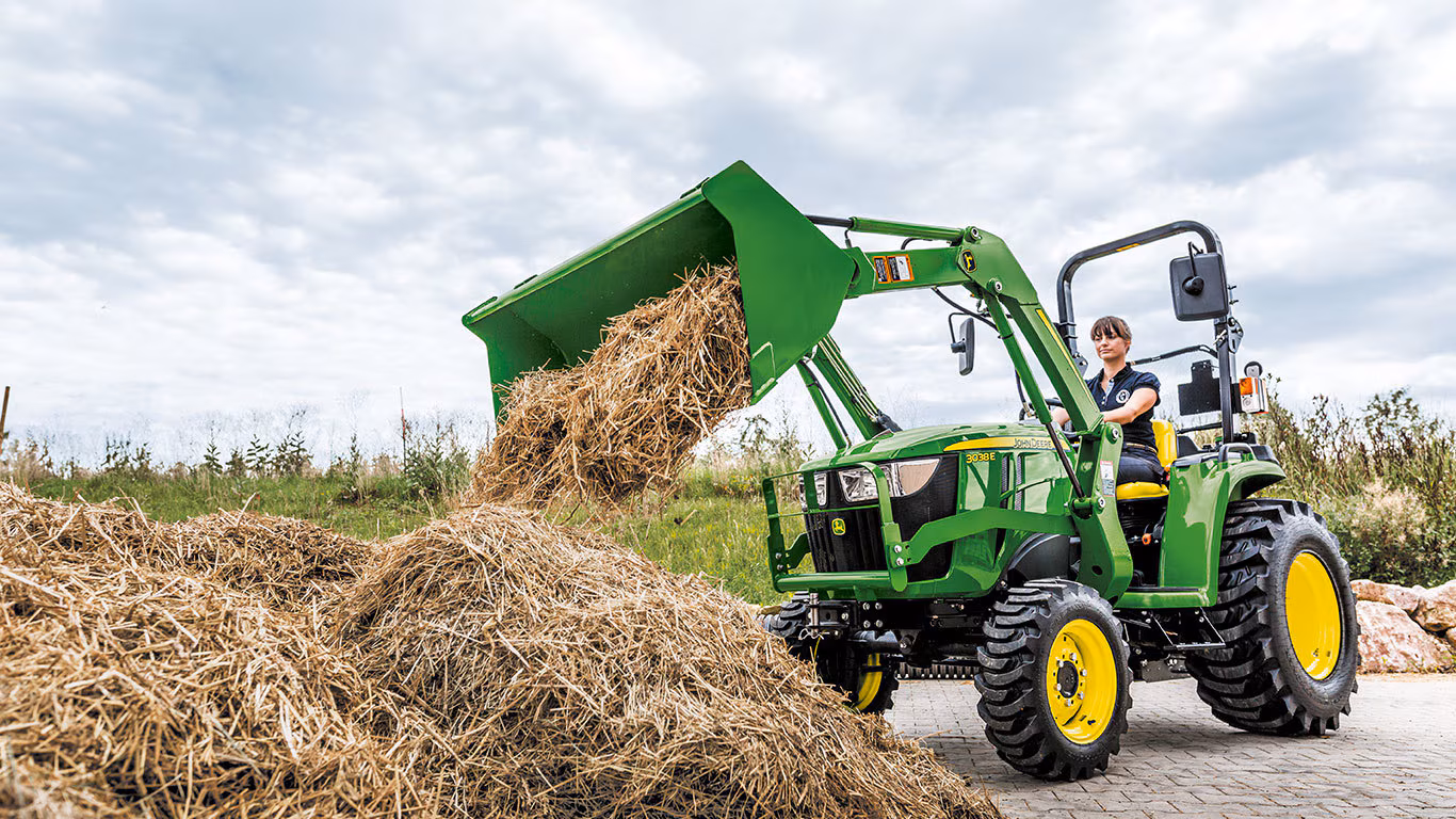 3038E Kompakttraktor 